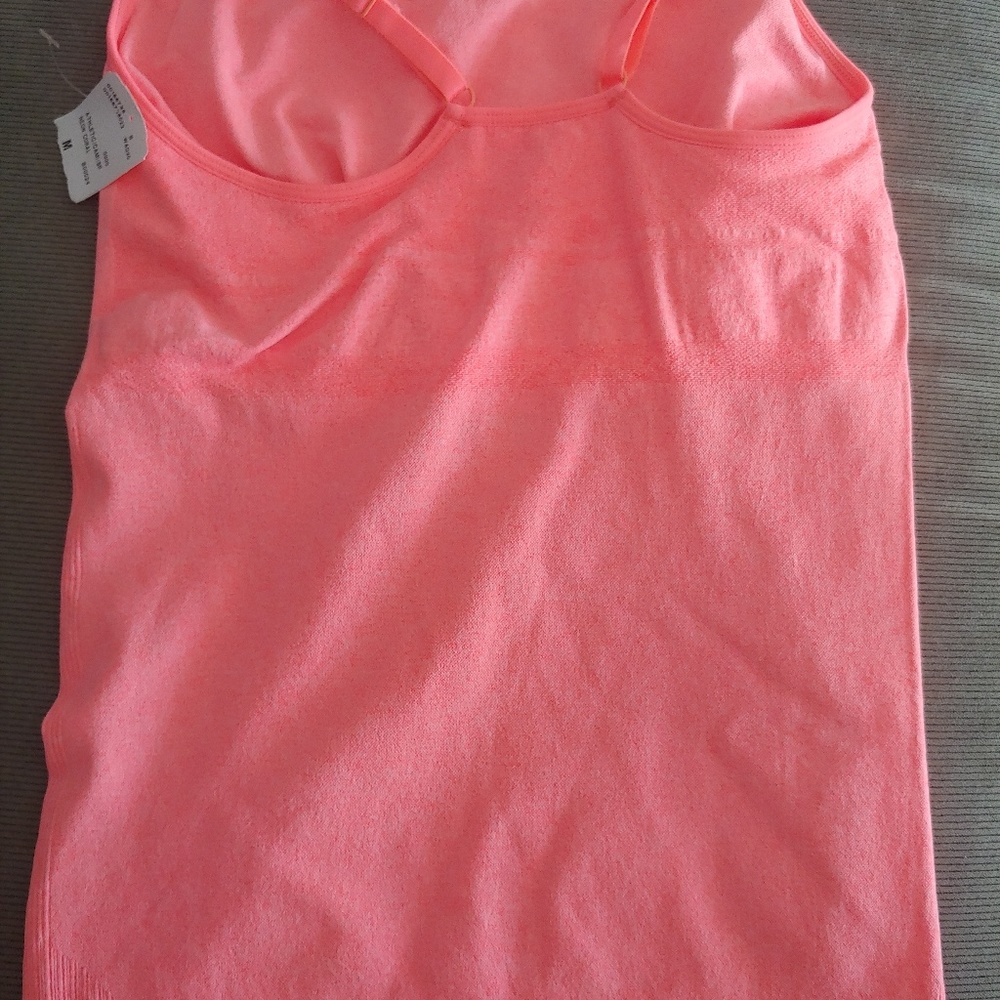 New Athletic top size M